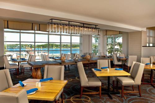 Portsmouth Hotel | Sheraton Portsmouth Harborside Hotel