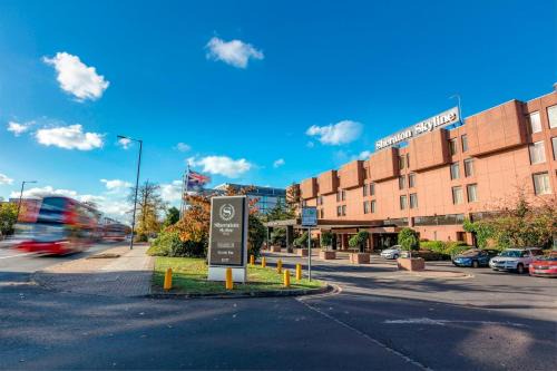 Harlington Hotel | Sheraton Skyline Hotel London Heathrow