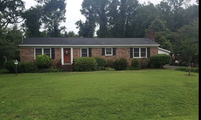 Goldsboro House | Sherwood - Entire house - Cozy, Comfortable, Clean