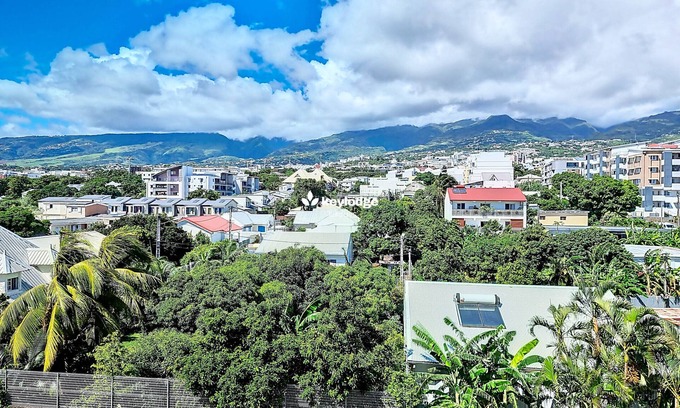 Sainte-Clotilde Centre Apartment | Shika – studio 5 minutes from the Ste-Clotilde clinic