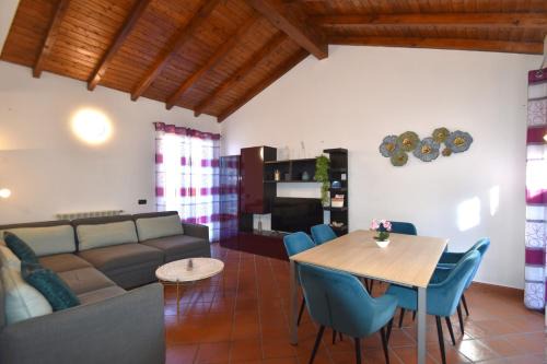 Poppino Villa | Shila House