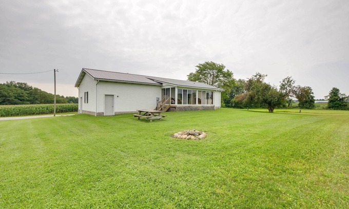New Haven Huron County House | Shiloh Vacation Rental w/2 Screened Porches!