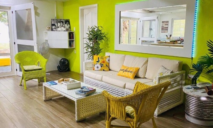 Matavera House | Shine AwayHome-Family Beachfront with Free WI-FI, A/C