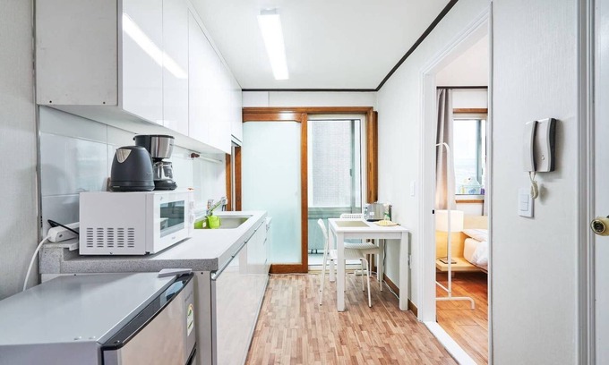 Pil-dong Apartment | ★SHINE ★ MYEONGDONG LiVINGSPACE+2BDR 5MIN WALK★