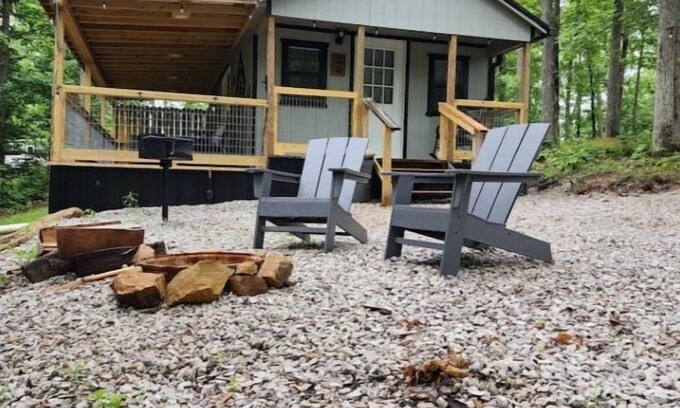 Frenchburg Cabin | Shine On near Red River Gorge!