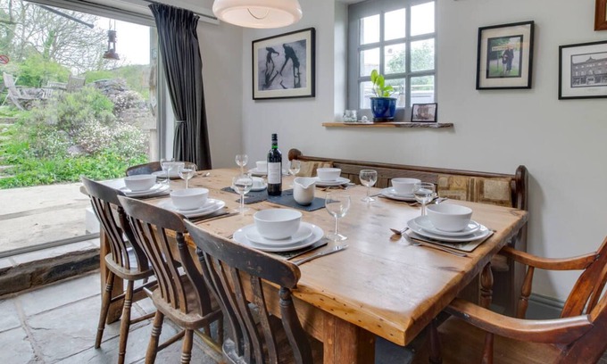 Bishopston House | Ship Cottage in the beautiful Southgate