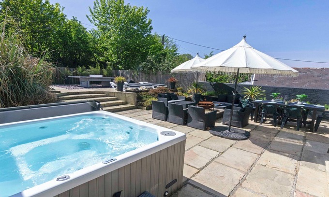 Croyde House | Shippenrill Sleeps 14|Hot Tub* PingPong & Fire Pit