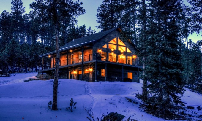 Nemo Cabin | Shiprock Cabin - Modern 3 Bedroom 3.5 bathroom cabin with fire table