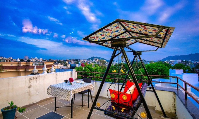 Lake Swaroop Sagar House | Shiv Villa Homestay near lake pichola
