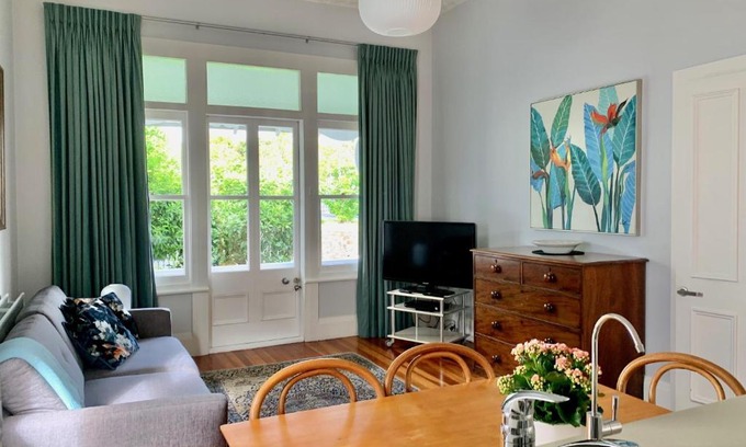 Devonport Apartment | Shoal Bay