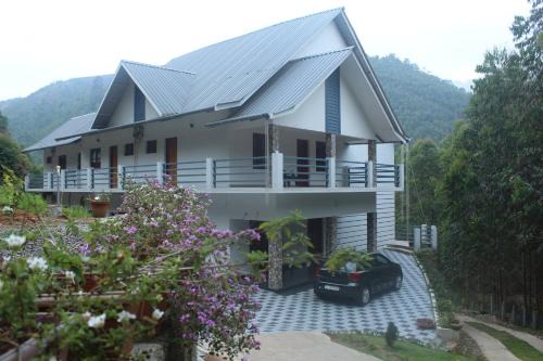Periyur Bed & Breakfast | Shola County