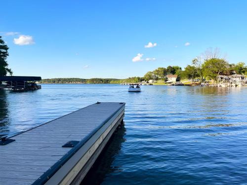 Lake Oconee House | Shoo Fly at Lake Oconee - Lakefront, Kayaks, Games