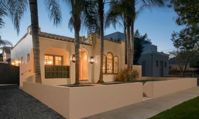 Melrose House | Shop & Dine just steps away from stunning Spanish home and designers Oasis