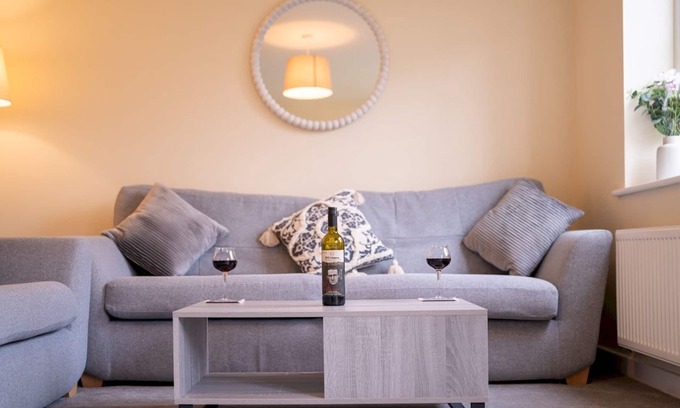 Bicester House | Shop & Stay at Bicester Village near our 3 Bed Home| Pass the Keys