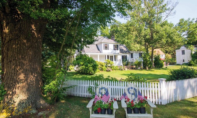Yarmouth Port House | Shopping Restaurants 6 mins to Beach! AC!