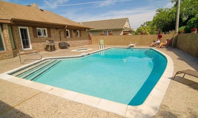 St. Leonard's Tract House | SHORE FUN: Beach 1 Block Away - Pool - Private Parking - Boardwalk