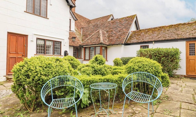 Howlett End Cottage | SHORE HALL, family friendly, with open fire in Finchingfield