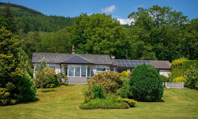 Tarbet House | Shore House