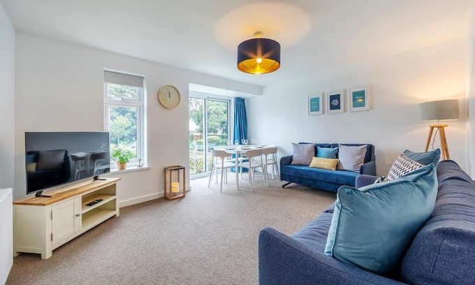 Walton on the Naze House | Shore House - Walton