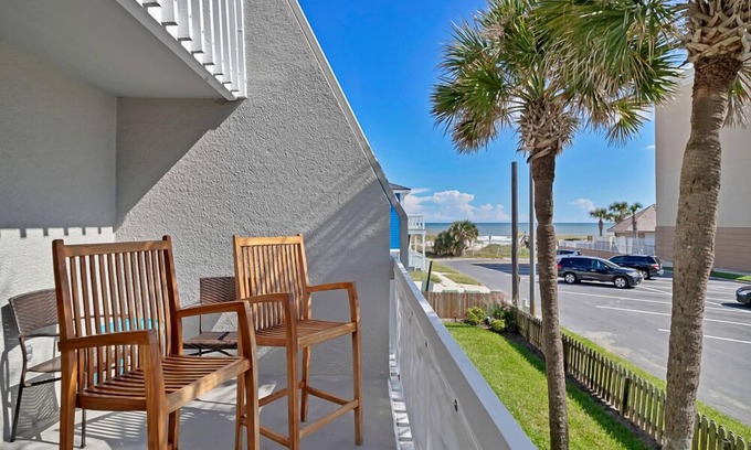 Jacksonville Beach Condo | Shore Line Views condo w/boardwalk & balcony