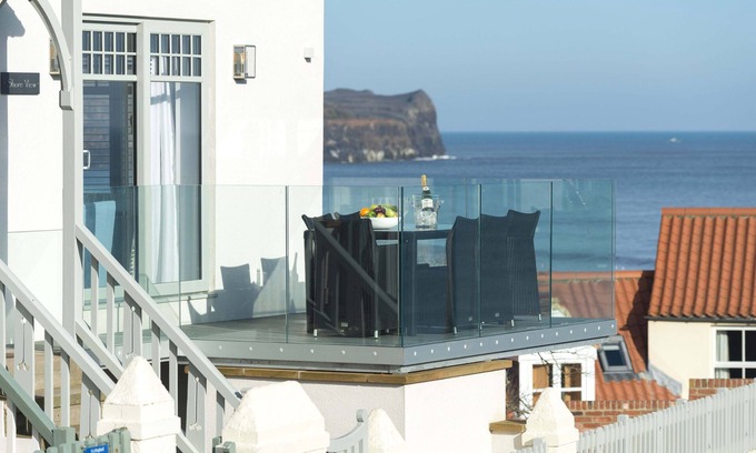 Sandsend Cottage | SHORE VIEW, family friendly, with a garden in Sandsend