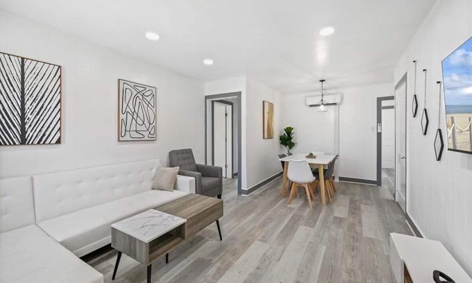 Ocean City Condo | Shorehaven 7- Updated and Stylish 2 bedroom 14 St!