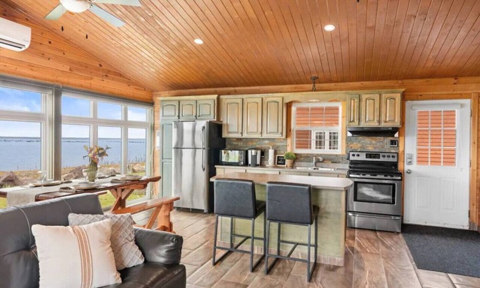 Pirogue House | Shoreline Escape: Serene Retreat near Indian Island