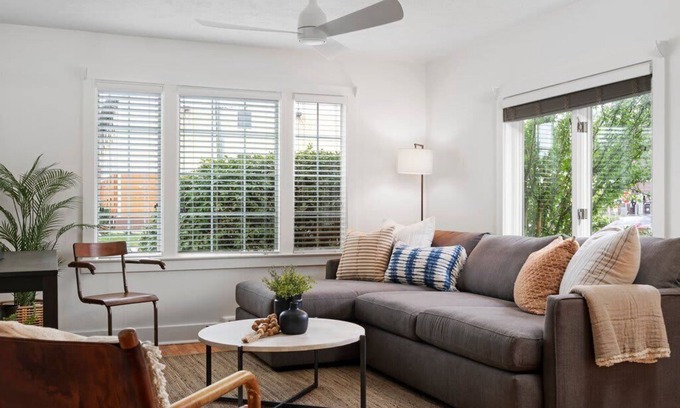 Traverse City Condo | Shoreline Suite 15 Su