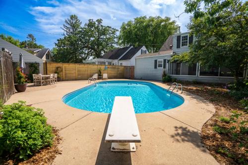 Robbinsdale House | Shoreline Villa