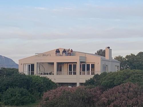 Sandbaai House | Shores Keep - Self Catering Home