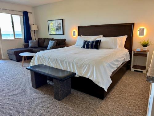 Regional District of Nanaimo Apartment | Shorewater Resort Beachfront King Bed Studio