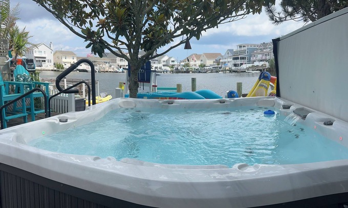 Seaside Heights Villa | Shorley Perfect 40'feet private Waterfront XL 2ndFL Jacuzzi Dock Beach Arcade