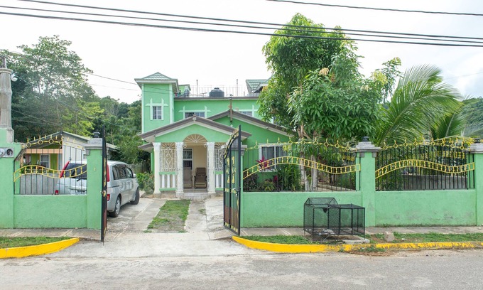 Rhyne Park Village House | Short and longTerm ,Vacational rental home.