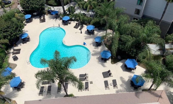 Anaheim Resort Hotel | Short Distance From The Well-Known Sites! Near Disneyland Park, w/Outdoor Pool