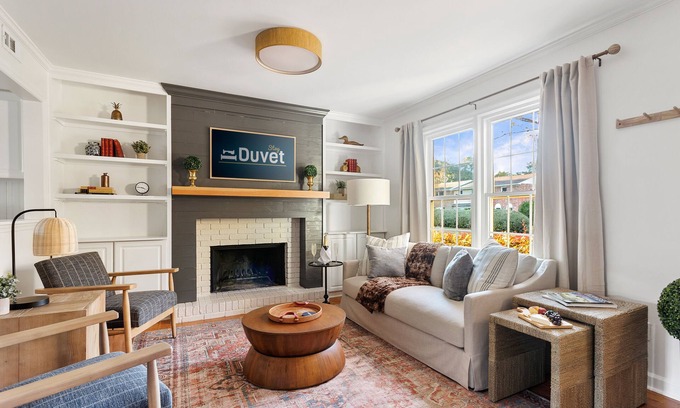 Old Village House | Short Drive to Downtown Charleston: Harbor Lane