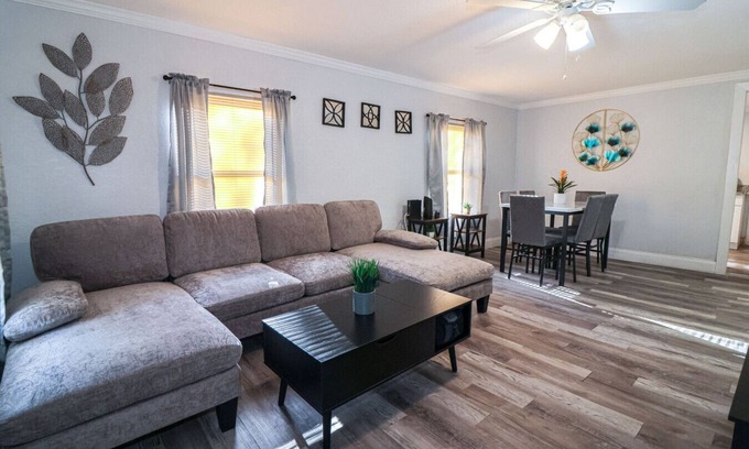 East Tampa House | Short drive to Everything