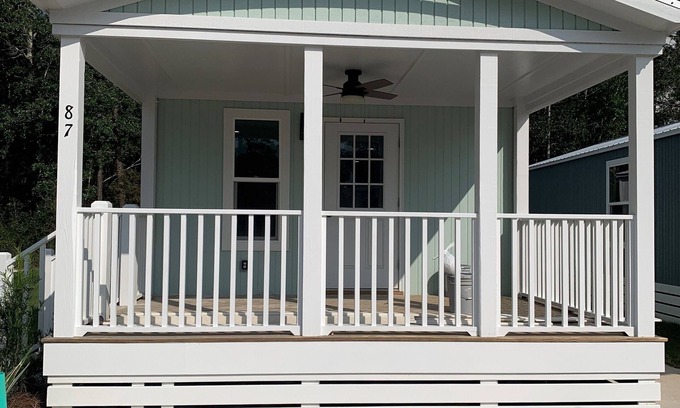 Freeport Cottage | Short drive to the beautiful 30-A beaches!nCozy Riverwalk Landing Cottage 1-A