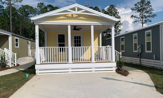 Freeport Cottage | Short drive to the beautiful 30-A beaches!nCozy Riverwalk Landing Cottage 4-D