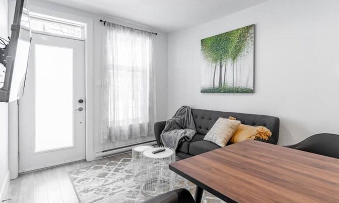 Hochelaga Apartment | Short N' Sweet but all you need 1 bedroom Apt