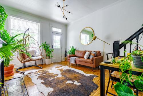 Victorian Village House | Short North Convention King Bed Free Parking!