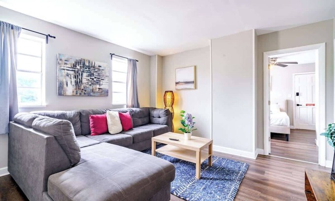 Victorian Village Apartment | Short North/Downtown | Near High St | Walk to Convention Center | 5,800+ Reviews