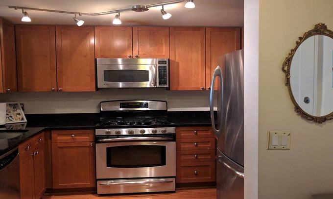 Downtown Condo | Short term luxury condo in DT of Silver Spring near Red Line & Amenities