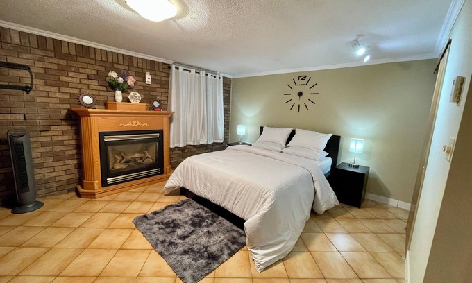 Niagara Falls Apartment | Short Walk to the Falls,SuperLargeApt,Free parking