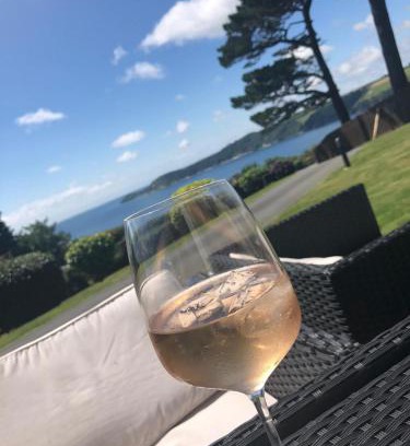 Carlyon Bay Apartment | Shorthorn Apartment, 53a Sea Road