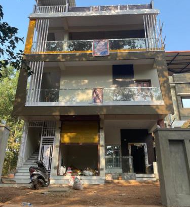 Gokarna House | Shri Virajita - Budget AC twin bed- room