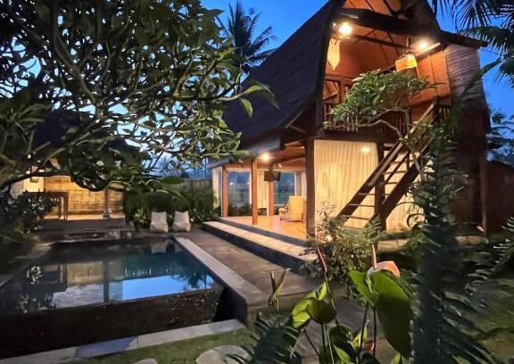 Tampaksiring Villa | Shri Wedari Private Pool with Ricefield View