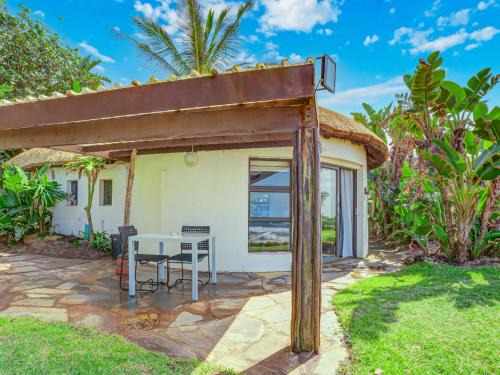 Umhlali Beach Apartment | Shrimp Lane Cottages, Sea Horse Chalet