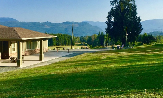 Celista House | ❤️Shuswap lake getaway❤️ ❤️(pets welcome)❤️