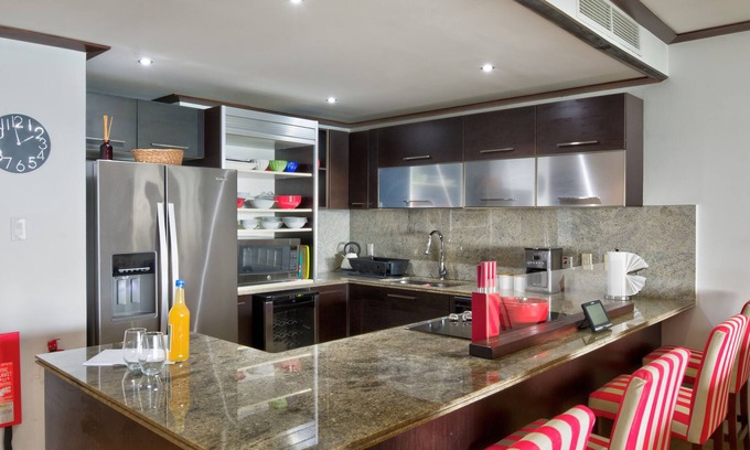 Old Trees Bay Apartment | Shutters at Coral Cove