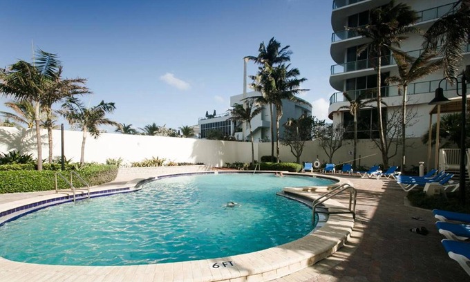 Hollywood South Central Beach Apartment | SIAN private apartment